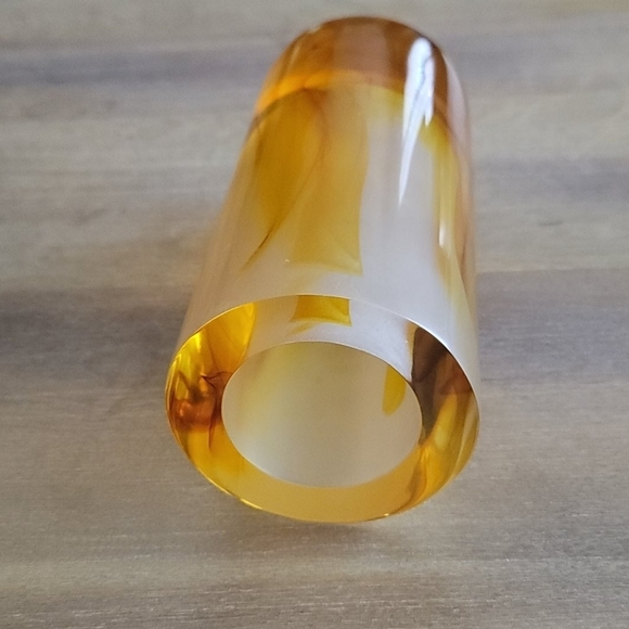 Amber Vase made of resin and fiberglass - Picture 6 of 11